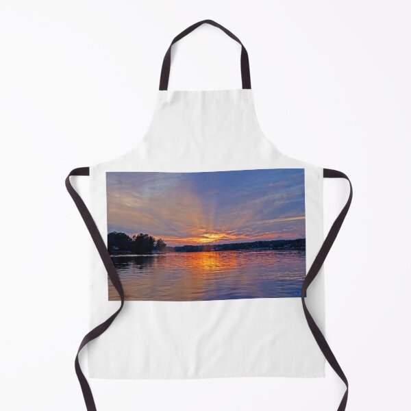 Artikelvorschau, Strahlender Sonnenuntergang über Lake Lancelot entworfen und verkauft von Brian Shaw.