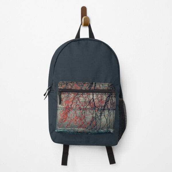Vista previa del artículo con la obra «Junto al río: estado de ánimo otoñal y follaje rojo», diseñado y vendido por Dyrk Wyst Redbubble Shop.