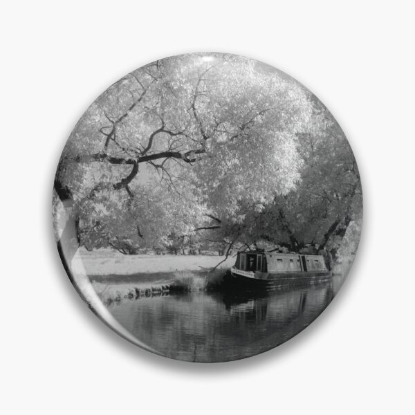 Artikelvorschau, Schmales Boot auf dem Fluss Wey entworfen und verkauft von iConnection.