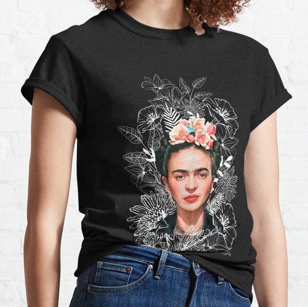 Portrait de Frida Kahlo couleur, fleurs blanches, fond noir T-shirt classique