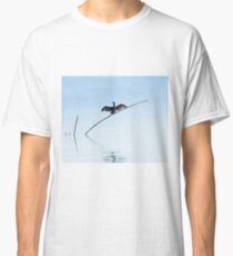 Cormorant drying its wings, SanFeliciano, Lago Trasimeno, Umbria, Italy Classic T-Shirt
