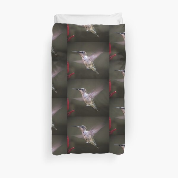 Hummingbird in flight 258 Duvet Cover