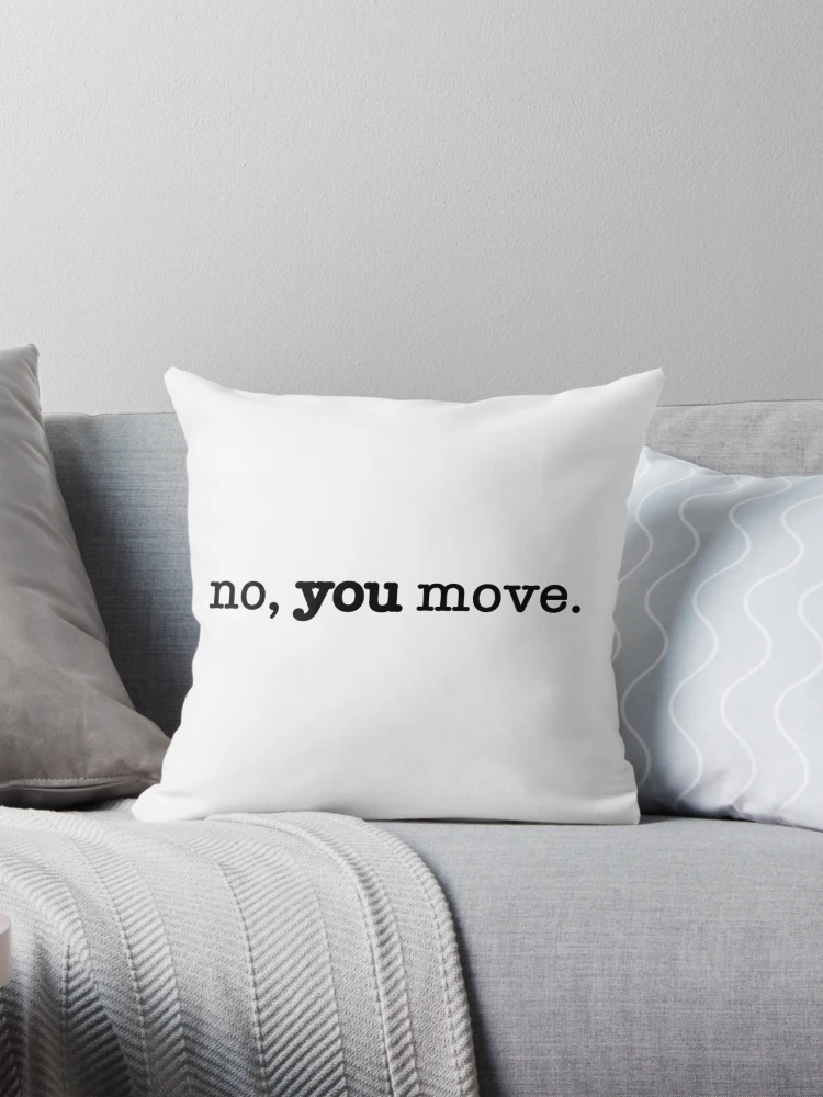 Aperçu 1 sur 4. Coussin avec l'œuvre non, tu bouges. créée et vendue par carterwood.