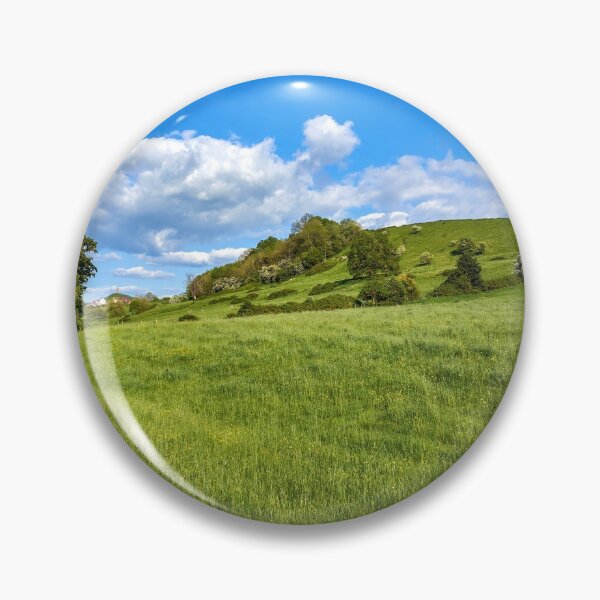 Artikelvorschau, Sommerfelder in Somerset mit Glastonbury Tor in der Ferne entworfen und verkauft von VnGphoto.
