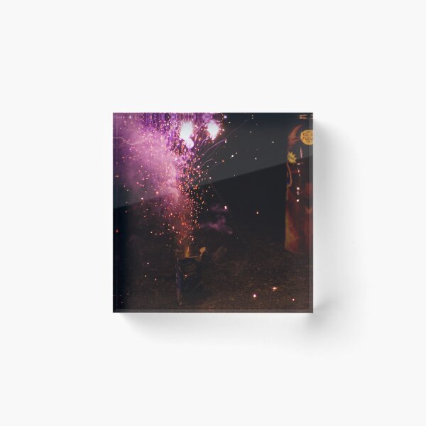 Aperçu de l'œuvre Firework 10 créée et vendue par rebeccaholbrook.