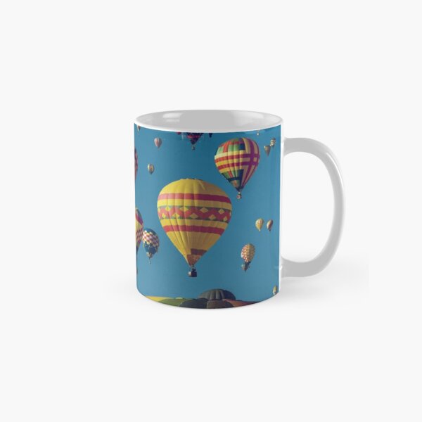 Artikel-Vorschau von Heißluftballon mit blauem Himmel, designt und verkauft von Rell1970.