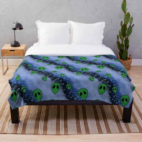 Item preview, Extraterrestres en el espacio designed and sold by inatorinator.
