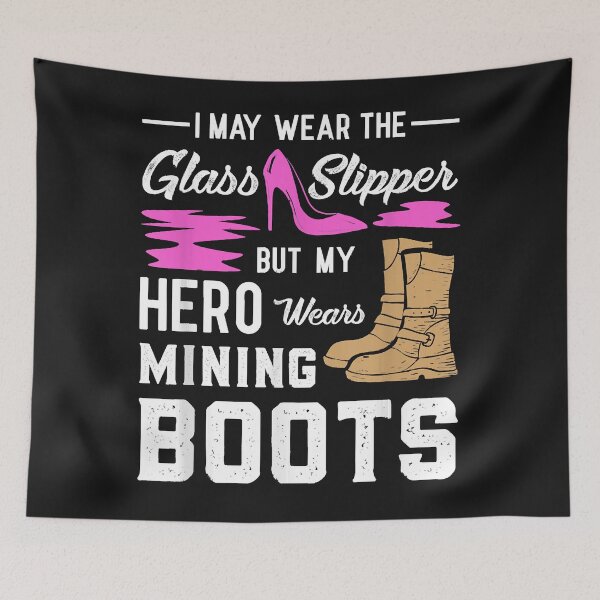 Aperçu de l'œuvre My Hero Wears Mining Boots Coal Miner Gift Wife T-Shirt créée et vendue par Lukifo-Caster.