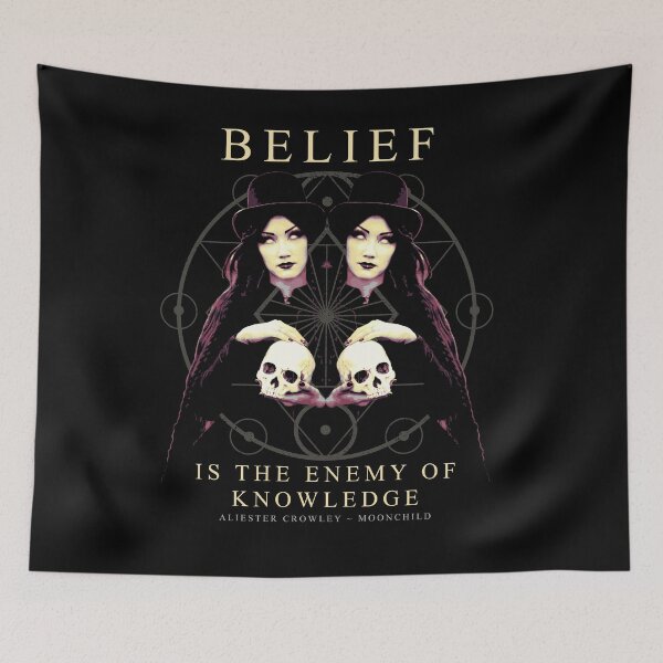 Aperçu de l'œuvre La croyance est l’ennemi de la connaissance, Crowley, Moonchild, Occulte, Goth Design, Esoteric Design, Goth Girl, Occult Gift créée et vendue par Proverbial Wisdom Design.