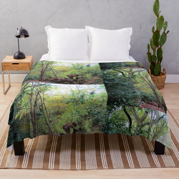 Item preview, En el bosque / la naturaleza se hace cargo designed and sold by realdorypanda.