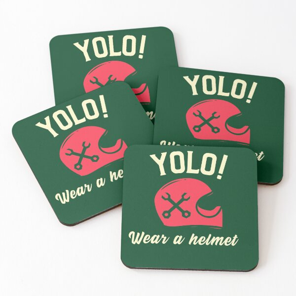 Aperçu de l'œuvre YOLO, porte un casque créée et vendue par BondsieDesigns.
