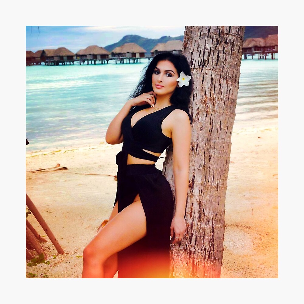 Sssniperwolf Beach