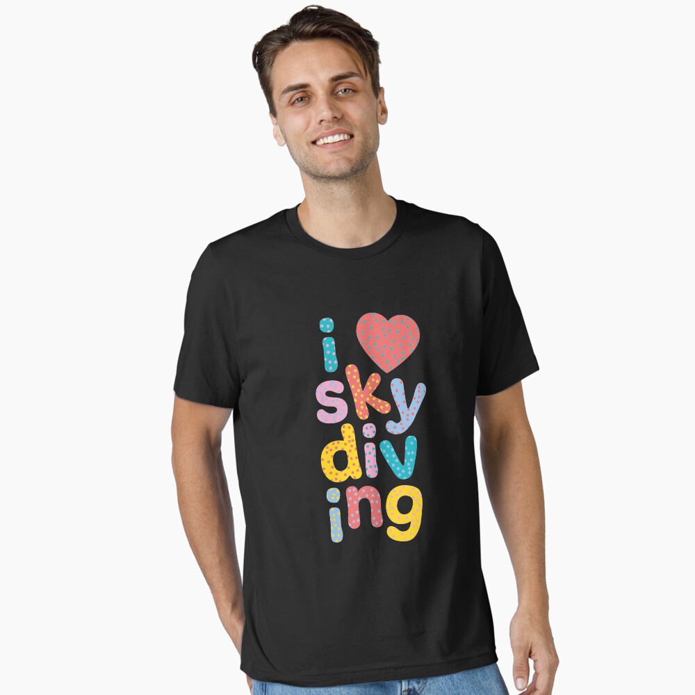 Aperçu de l'œuvre T-shirt essentiel créée et vendue par stu-dio-art.