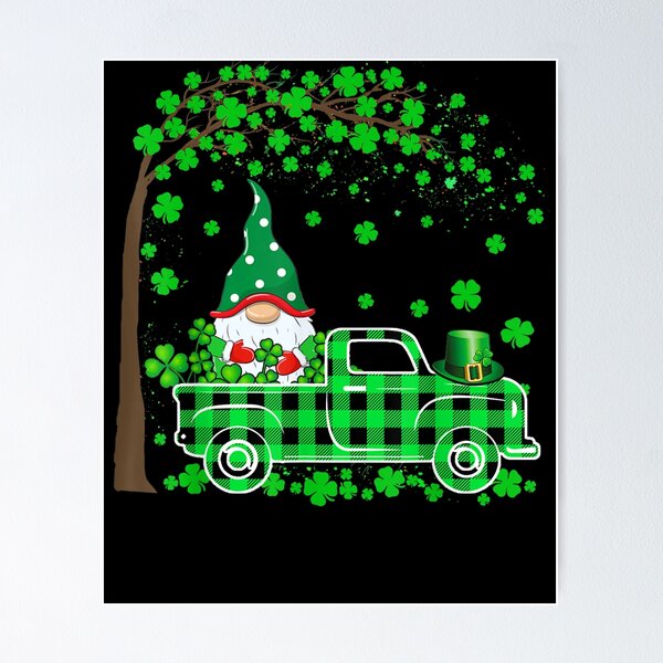 Artikelvorschau, Niedliche Gnome, die grünen karierten Lastwagen reiten Glücklicher St. Patrick's Day entworfen und verkauft von melisenda.