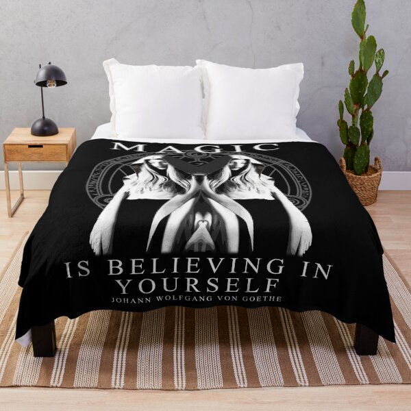 Aperçu de l'œuvre La magie, c'est croire en soi, Wolfgang Goethe, Occulte, Gothique, Magick Design, Goth Girl, Occult Gift créée et vendue par Proverbial Wisdom Design.