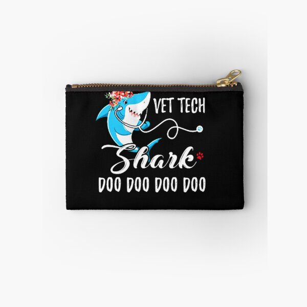 Aperçu de l'œuvre Chemise Vet Tech Shark doo doo doo (2) créée et vendue par JaylanSchultzI.