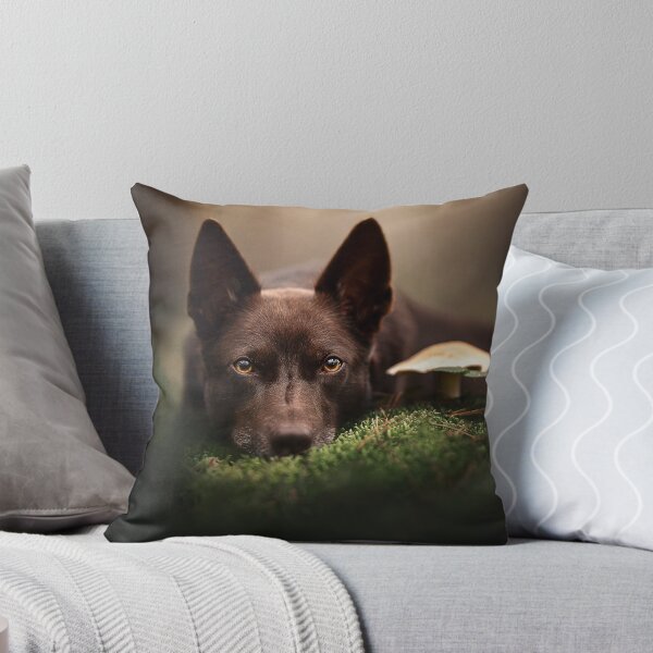 Artikelvorschau, Kelpie and her mushroom entworfen und verkauft von Alatia.