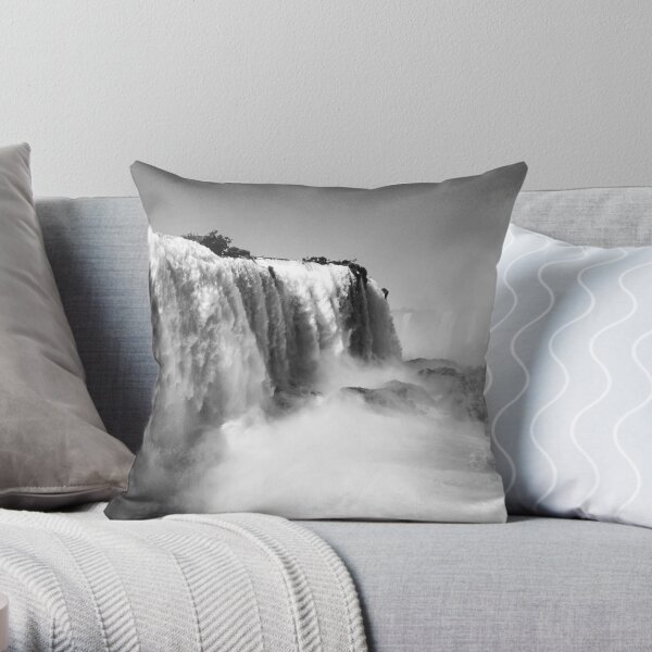Cataratas del Iguazu Throw Pillow