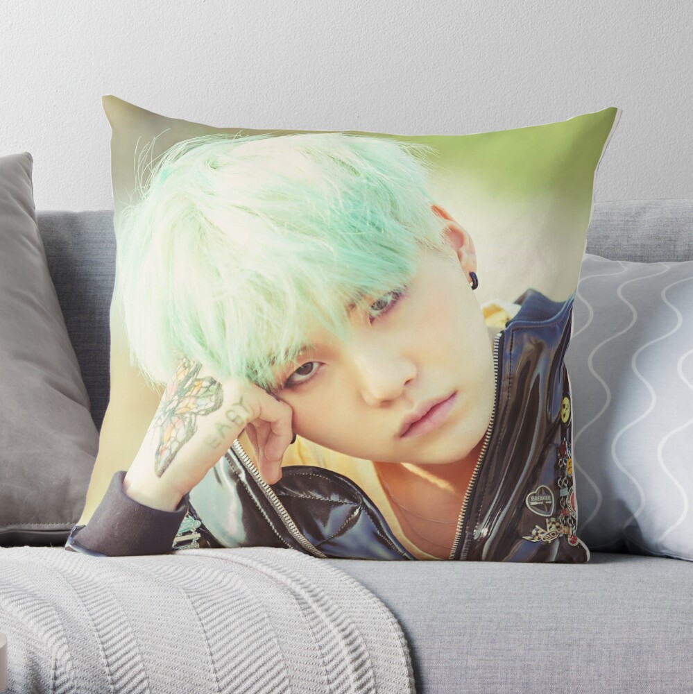 https://ih1.redbubble.net/image.220364419.0221/throwpillow,large,1000x-bg,f8f8f8-c,0,200,1000,1000.u5.jpg