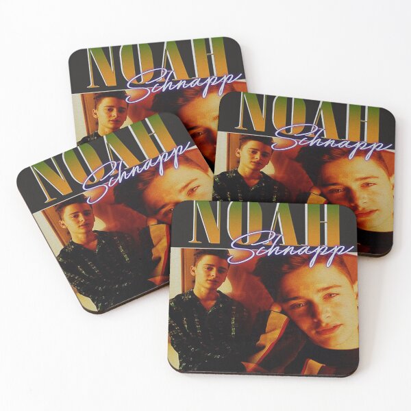 Aperçu de l'œuvre Noah Schnapp T-shirt noir vintage des années 90-4500 créée et vendue par LoisCormier.