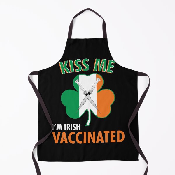Artikelvorschau, Küss mich, ich bin geimpft Shirt St. Patricks Day 2021 entworfen und verkauft von Mokhe.