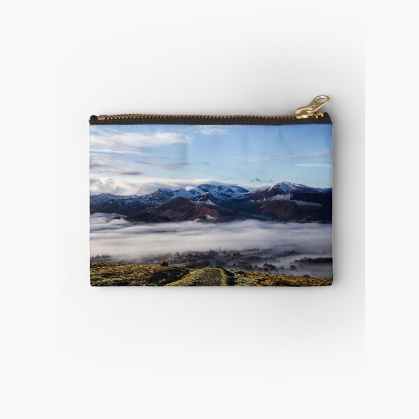 Artikelvorschau, Misty Keswick Stadt - Perle des Lake District entworfen und verkauft von CumbriaArt.