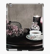 Olde Time Tea Party Setting for One iPad Case/Skin