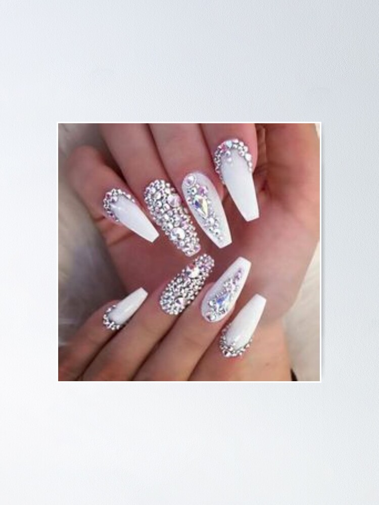 nails with bows and diamonds