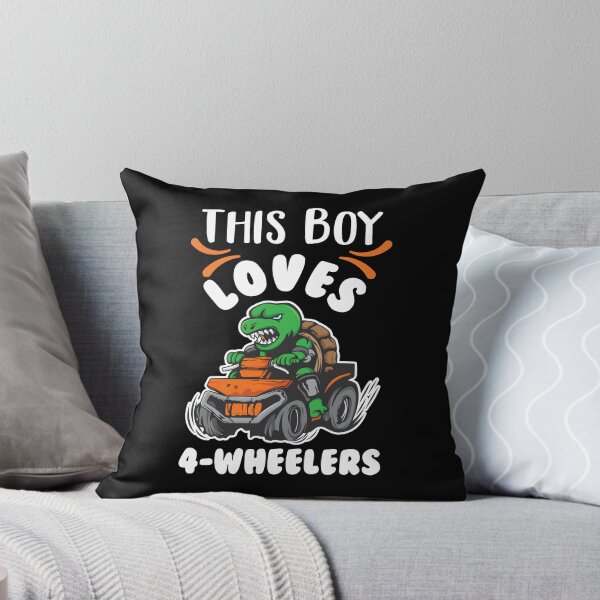 Artikelvorschau, Dieser Junge liebt 4-Wheelers Funny Dirt Bike Off Roading Sprüche entworfen und verkauft von Scratches Tees.