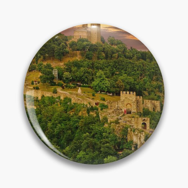 Aperçu de l'œuvre Coucher de soleil sur le vieux Veliko Tarnovo, Bulgarie créée et vendue par atomov.