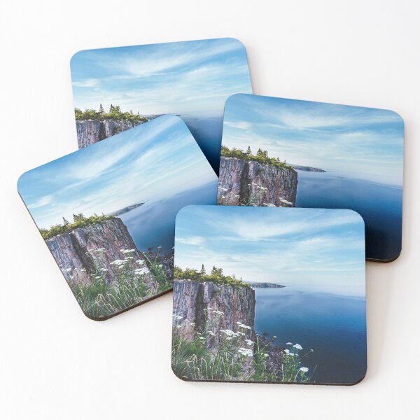 Artikelvorschau, Wunderschöner Blue Lake Superior bei Palisade Head entworfen und verkauft von mattgeophoto.