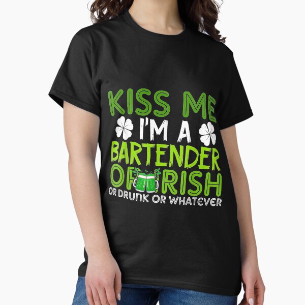 Artikel-Vorschau von Lustige Weinliebhaber Küssen mich Ich bin ein irischer Barkeeper Klee, designt und verkauft von truongngocthi.