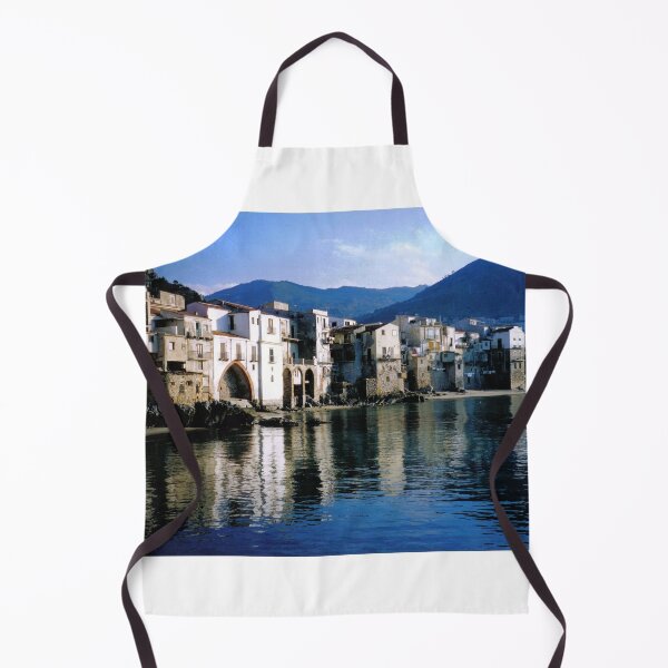 Aperçu de l'œuvre Cefalu 'Waterfront, Sicile, Italie créée et vendue par Igor Pozdnyakov.