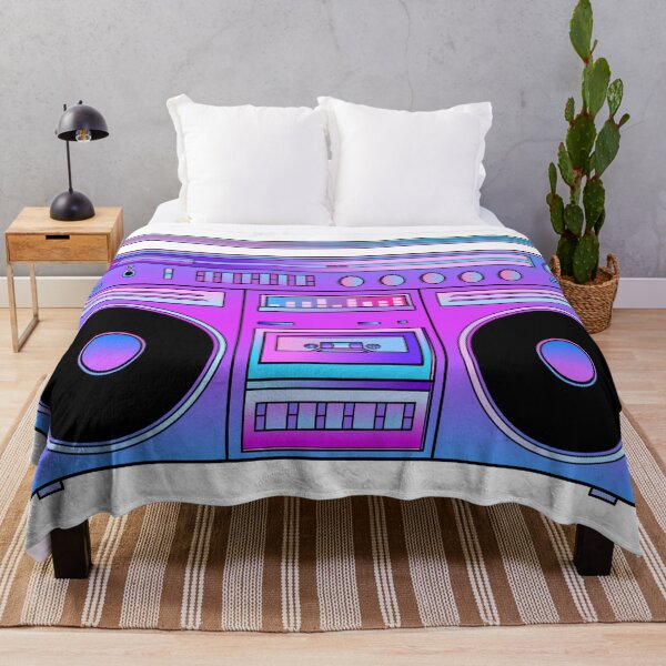 Artikelvorschau, Musikalische Boombox mit Zuckerwatte-Motiv, Blau/Rosa entworfen und verkauft von Deborah Camp.