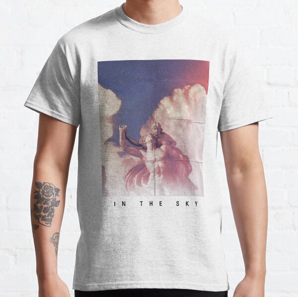 Statue on sky background Aesthetic Classic T-Shirt