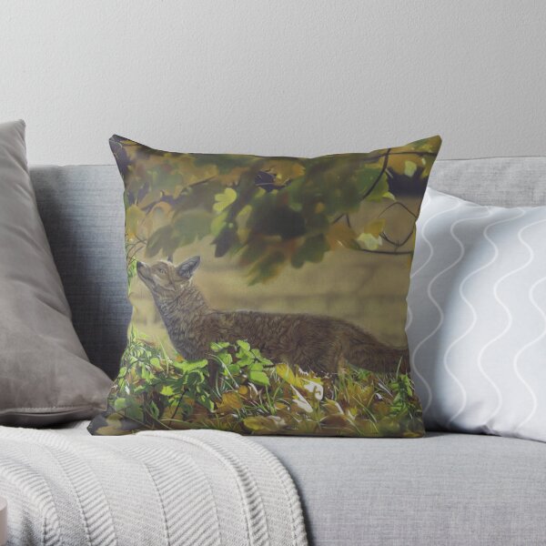 Red Fox in a field Throw Pillow