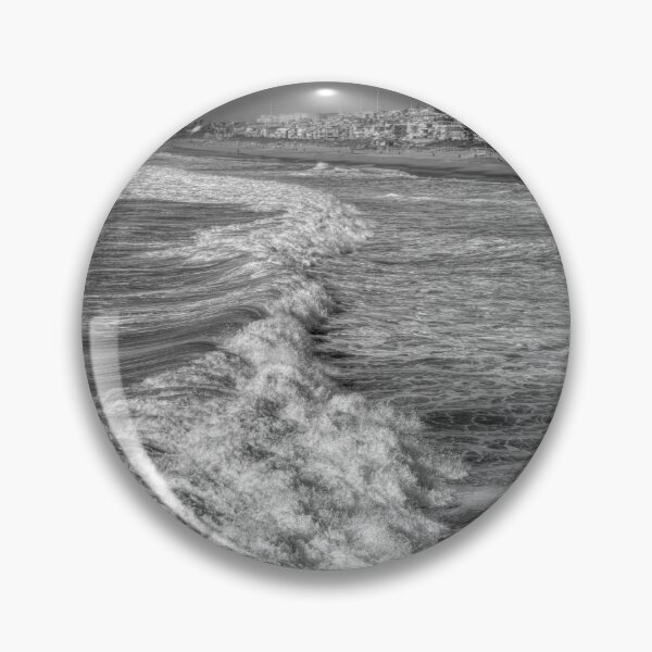 Artikelvorschau, Manhattan Beach Coastline BW entworfen und verkauft von Elisabeth Lucas.