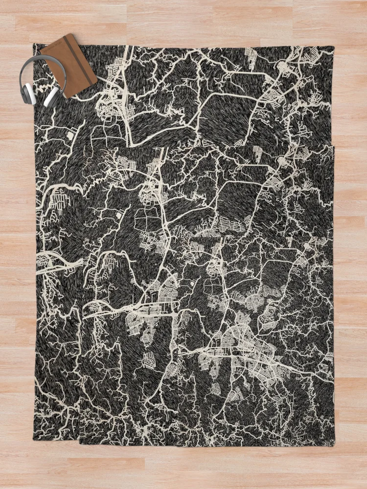Aperçu 5 sur 6. Plaid avec l'œuvre Caguas map Puerto Rico Ink lines créée et vendue par InkMaps.
