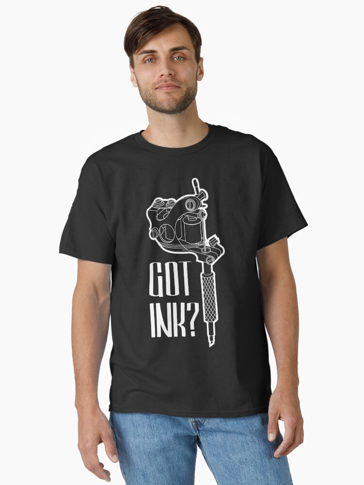 Imagen 2 de 7, Camiseta clásica con la obra Maquina de tatuaje, diseñada y vendida por satoriartwork.