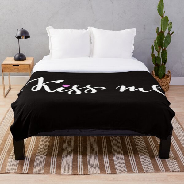 Artikelvorschau, Küss mich weiß entworfen und verkauft von WearWolfDesigns.