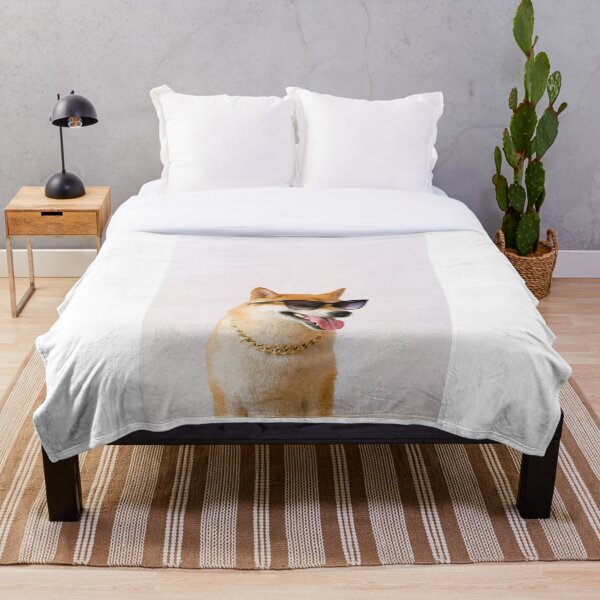 Artikelvorschau, Hund mit Sonnenbrille und goldener Halskette entworfen und verkauft von PET-SHIRTS.
