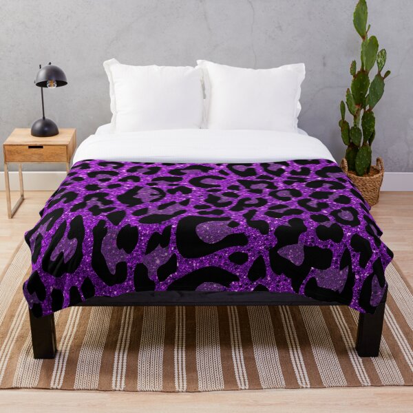 Item preview, Patrón de leopardo morado (purpurina impresa, no reflectante) designed and sold by WOW TeesAndThings.