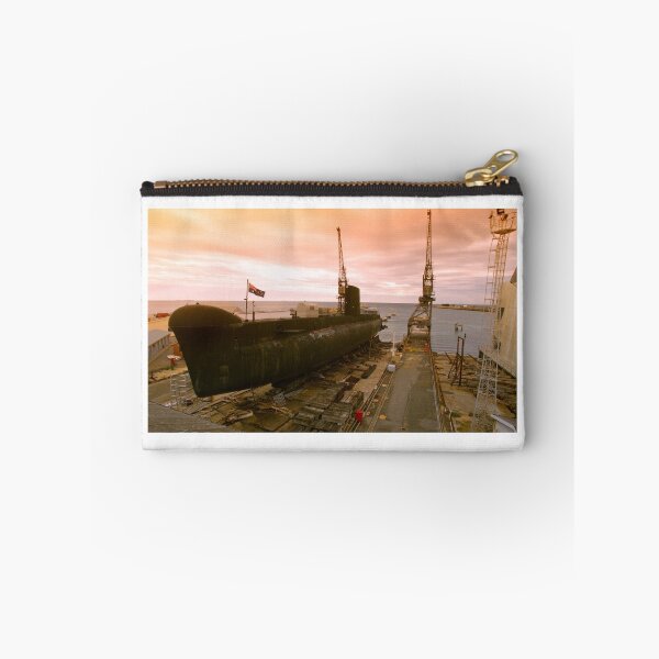 Item preview, Submarino en dique seco designed and sold by Marc Russo.