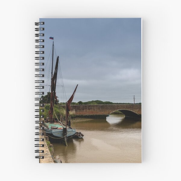Aperçu de l'œuvre Voilier à Snape Maltings créée et vendue par stay-focussed.