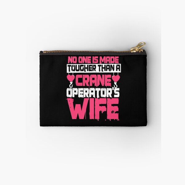 Aperçu de l'œuvre Cadeaux de grutier Personne n'est plus dur qu'une femme d'opér8r créée et vendue par MiKatStore.