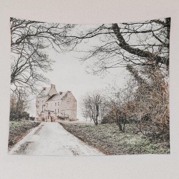 Artikelvorschau, Midhope Castle Foto | Serie Film Location Fotografie | Lallybroch Schloss entworfen und verkauft von Melissa Peltenburg.