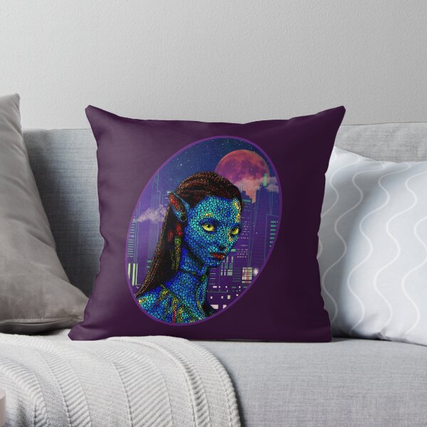 Neytiri in Newyork City 2 Throw Pillow