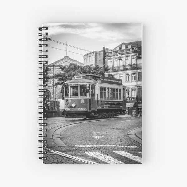 Aperçu de l'œuvre  Tramway typique de Porto, Portugal. créée et vendue par bcphotos.