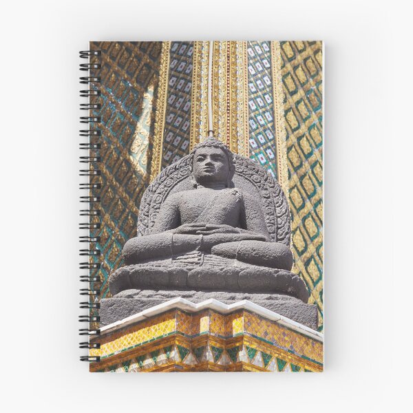 Artikelvorschau, Eine javanische Buddhastatue im Großen Palast von Bangkok entworfen und verkauft von Sailingstone Travel.