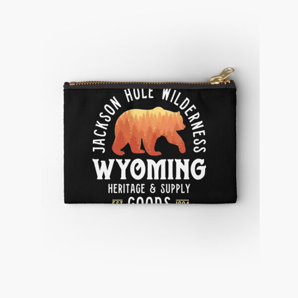 Artikelvorschau, Jackson Hole Bear Männer Frauen Wyoming T-Shirt entworfen und verkauft von Clavitaps.